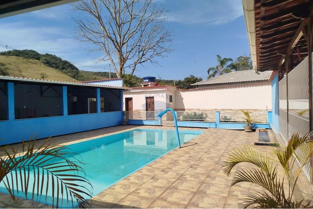 Casa com salão de festas e piscina ampla - Foto 3