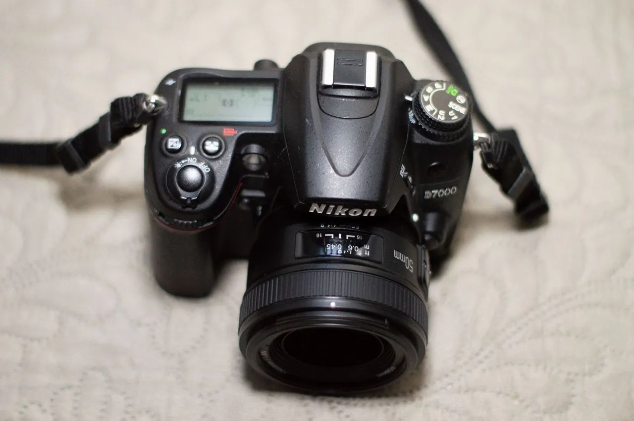 Nikon D7000 + Lente 50mm Extremamente bem cuidada - Foto 2