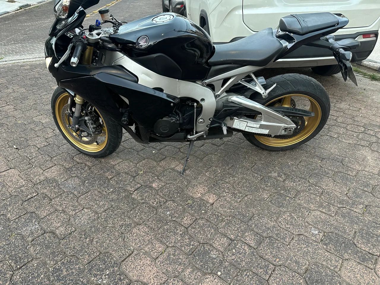 CBR 1000 RR  - Foto 4