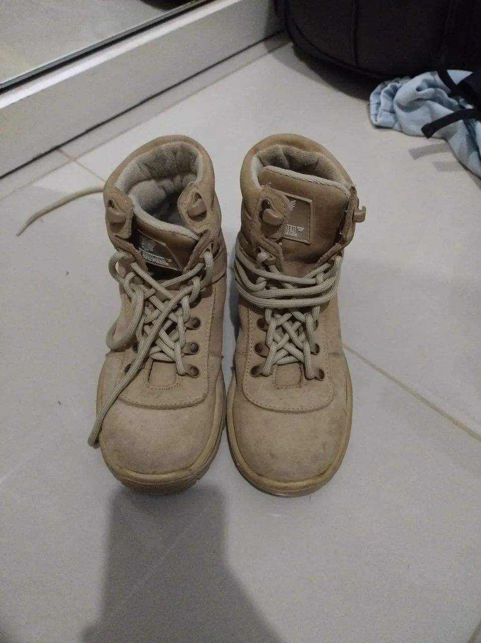 Bota tática em couro Defender®