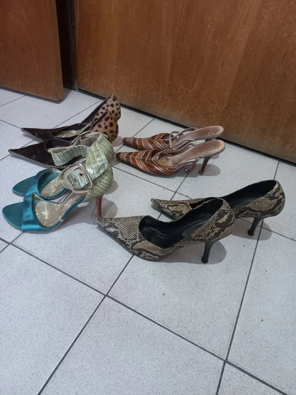 4 pares de sandálias  - Foto 2