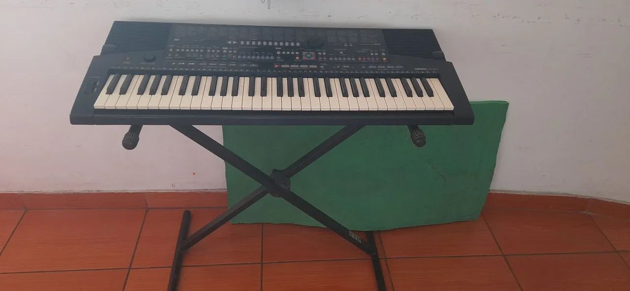 TECLADO YAMAHA 