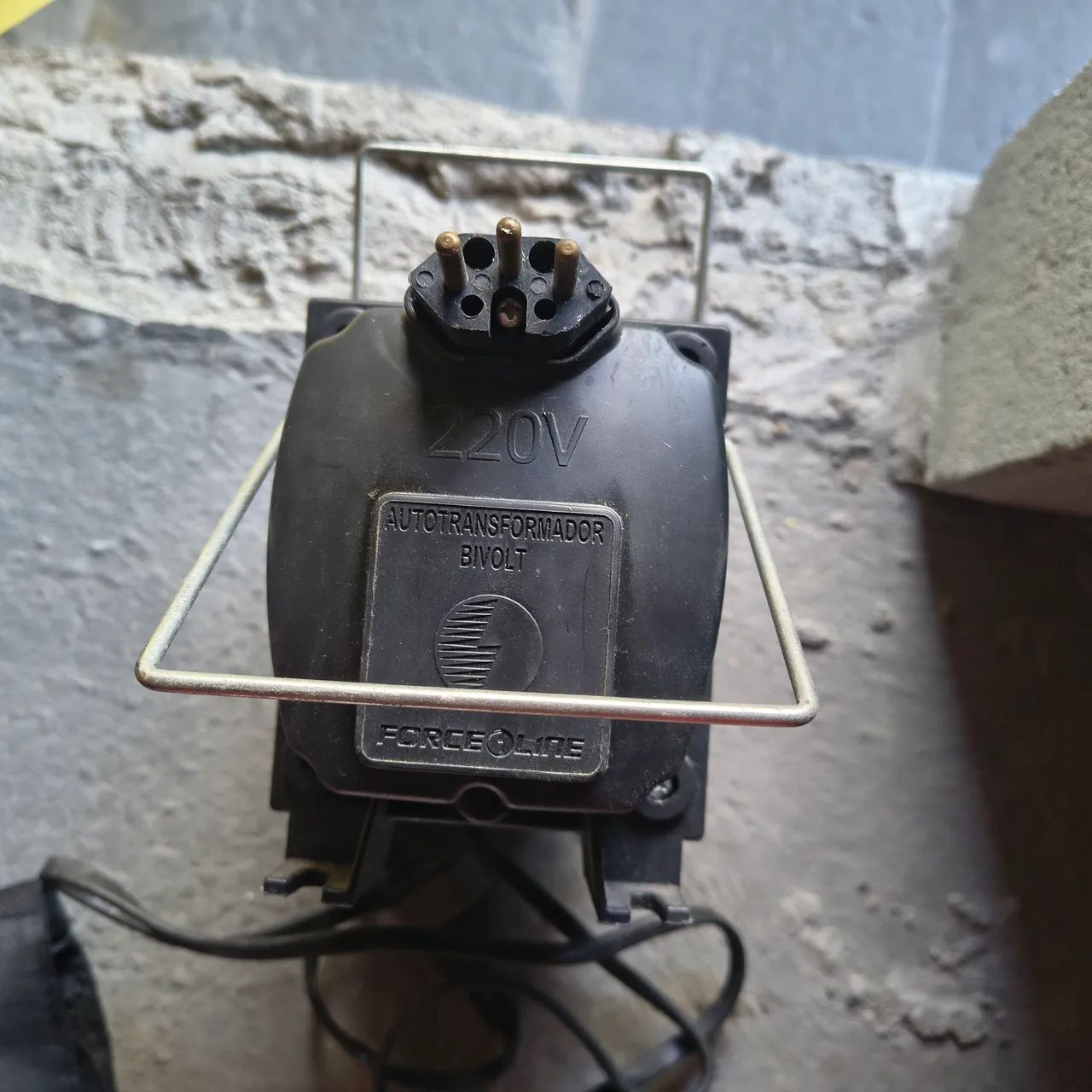 Vendo transformador 220V 