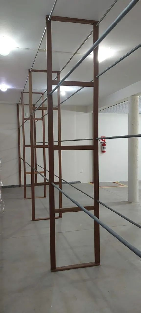 arara de roupas para confecção