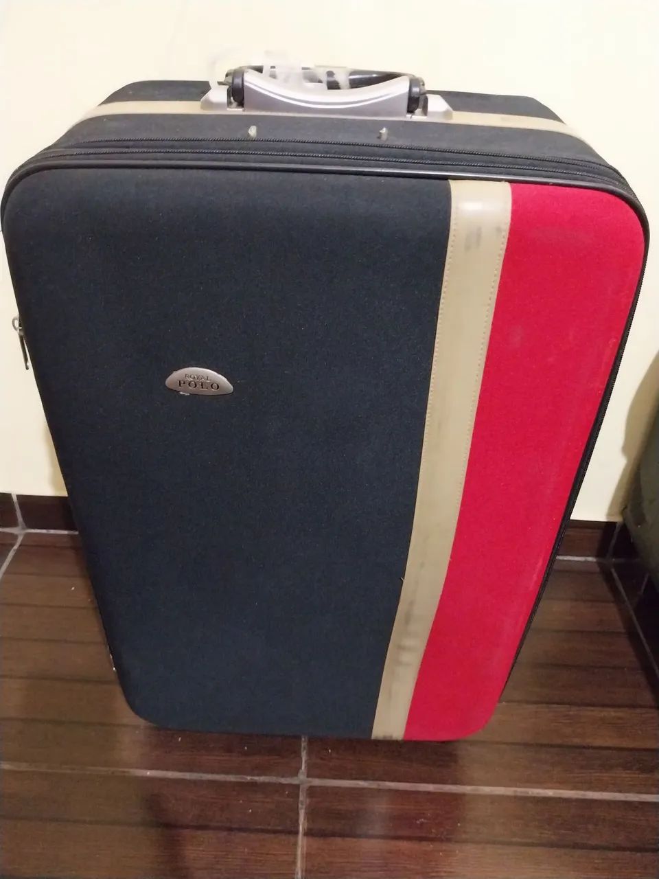 Mala de viagem marca Royal Polo 23kg usada