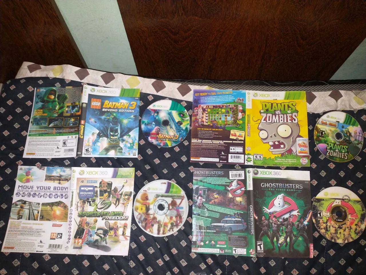 LEGO Batman 3 Beyond Gotham Ghostbusters Plants Zombies Sports Island