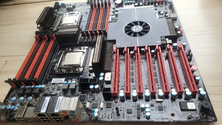 EVGA CLASSIFIED SR-2 + 2 xeon x5660 - Foto 2