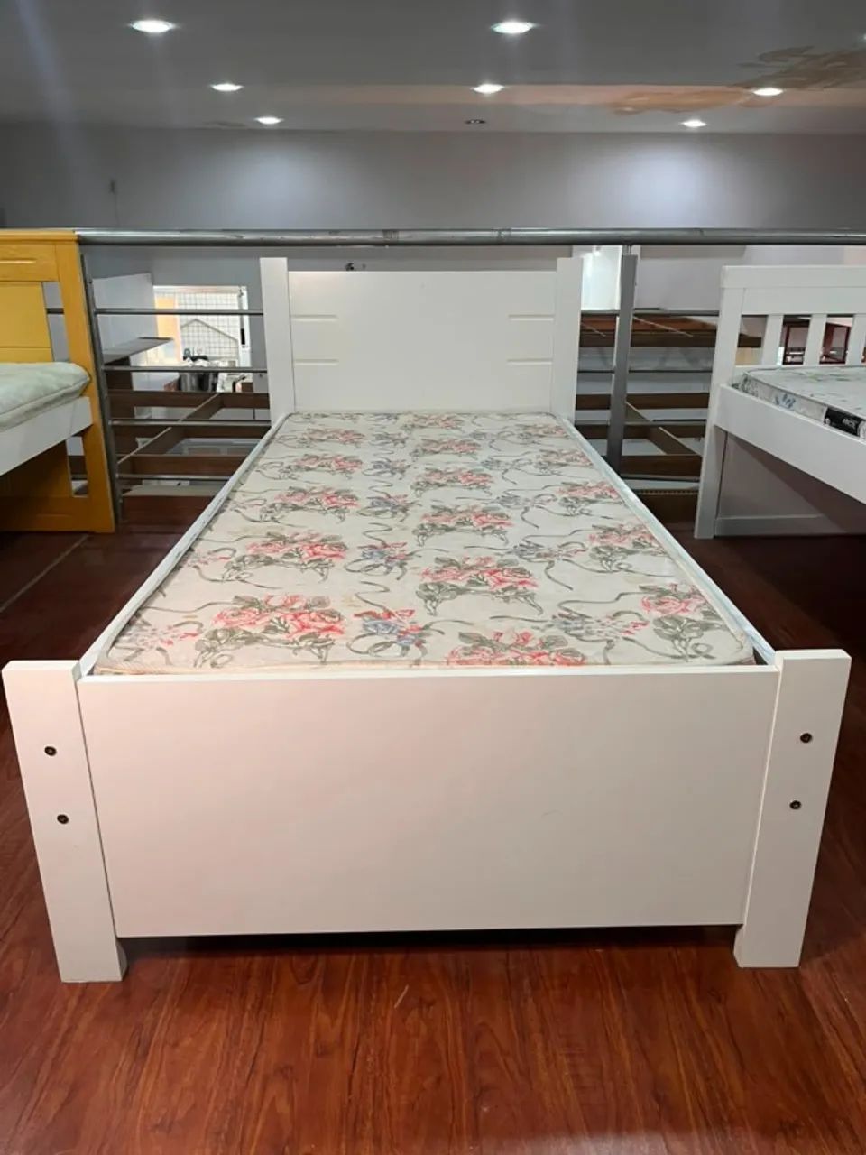 Cama Infantil de Madeira Branca | Design Exclusivo Allegrini