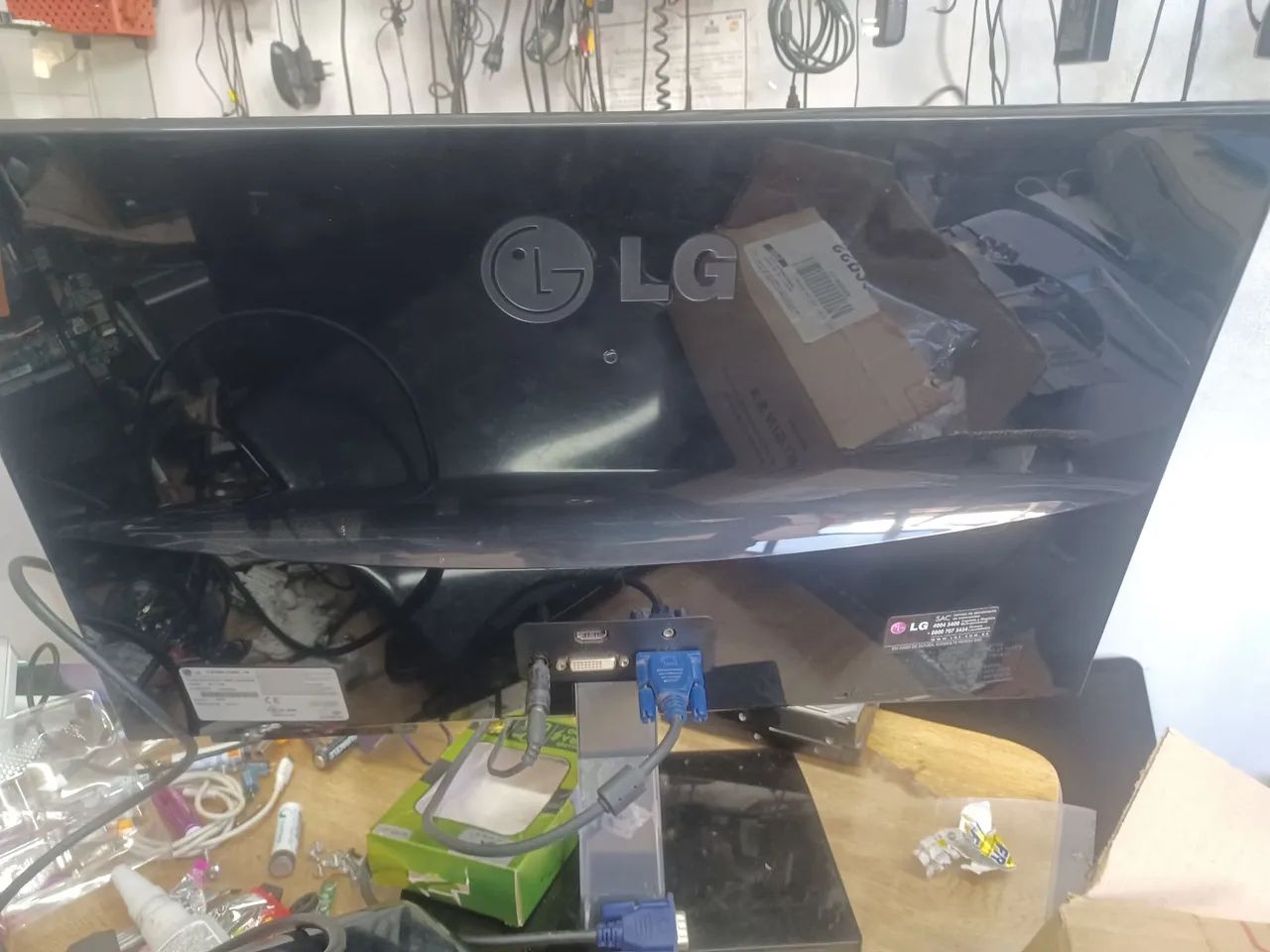 Monitor LG E 2360 com Hdmi , DVI,  - Foto 4
