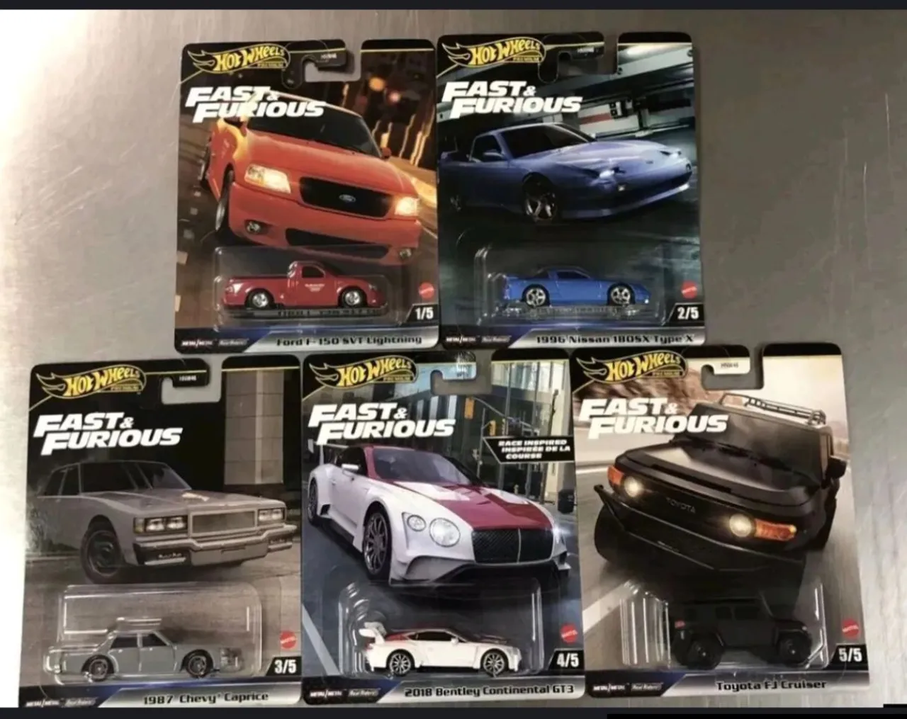 Hot Wheels 2023 RLC Edição Exclusiva Rosa Nissan Skyline GT-R R34