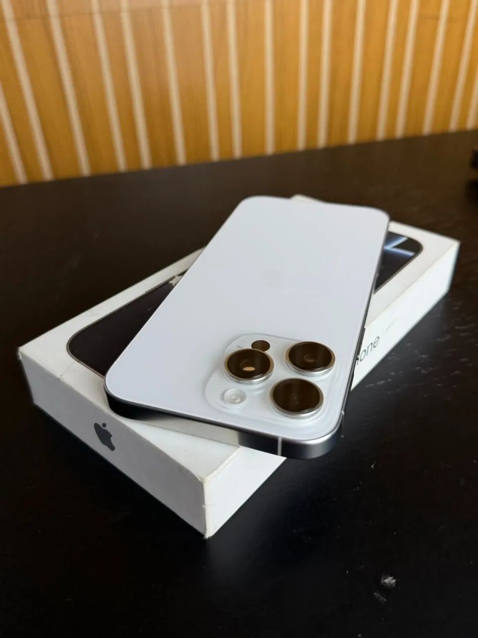 IPHONE 16 pro max  - Foto 4