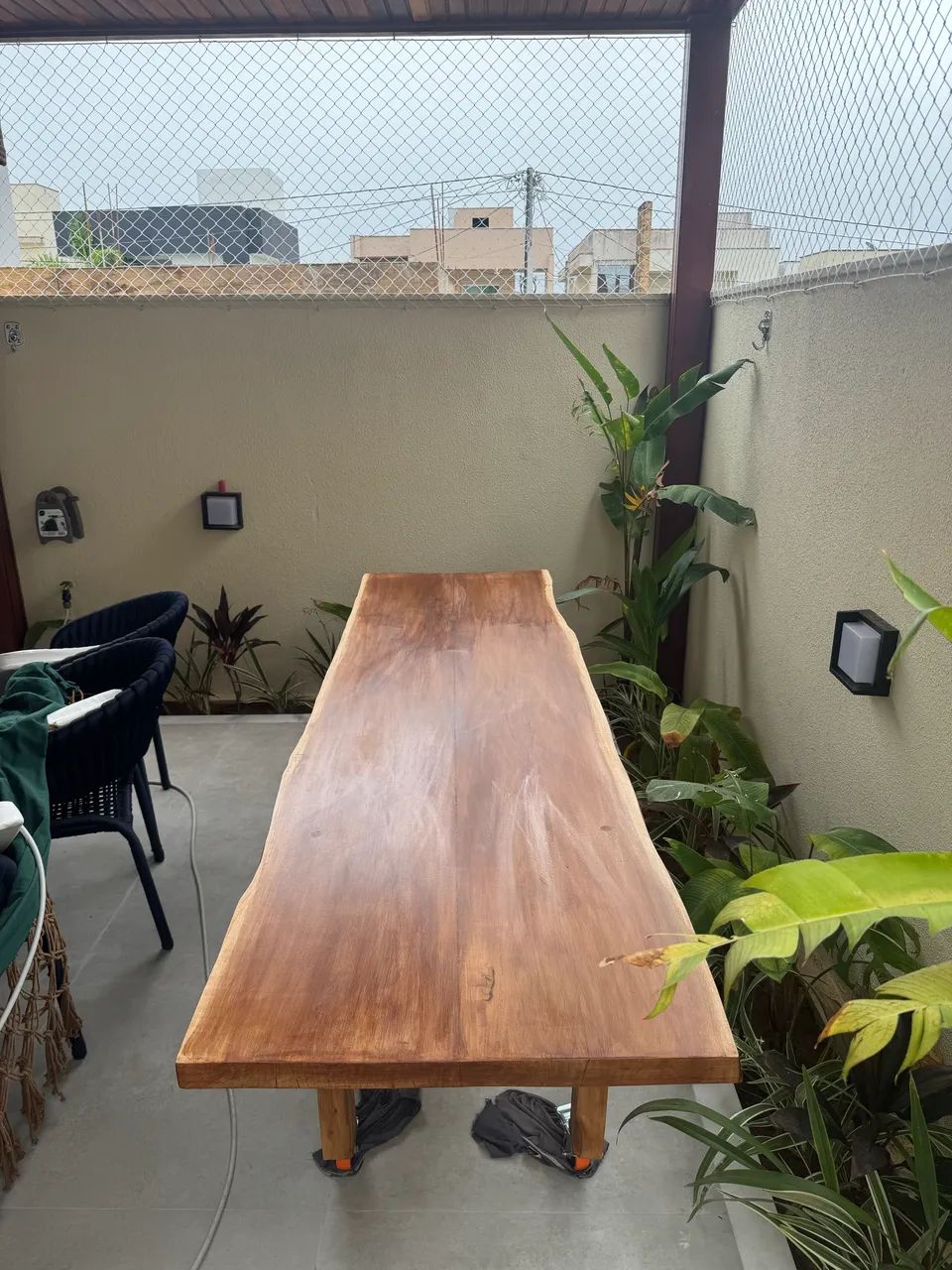 Mesa em madeira maciça nova  - Foto 5
