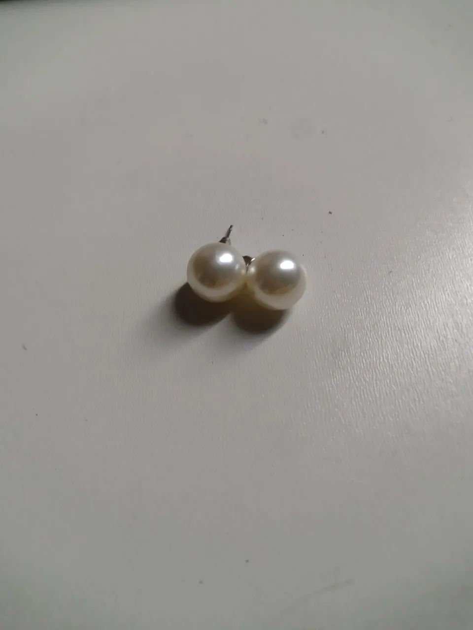 Conjunto de brincos e pulseira de pérola. - Foto 2