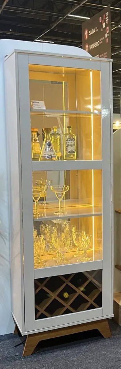 Cristaleira Com Led Nova 