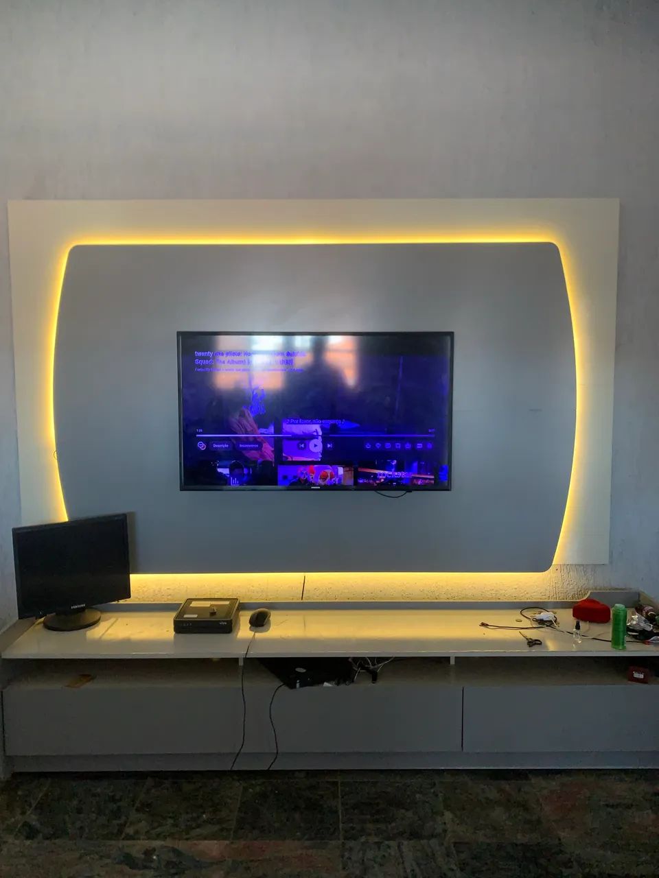 Vende-se Rack+ painel Led - Foto 3