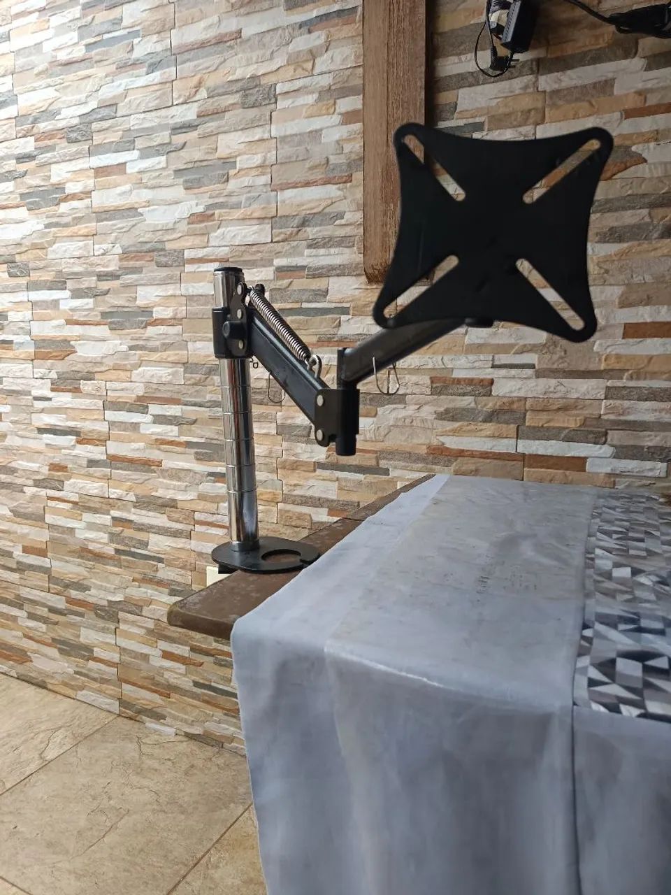 Suporte de mesa para Monitores e Tvs  - Foto 4