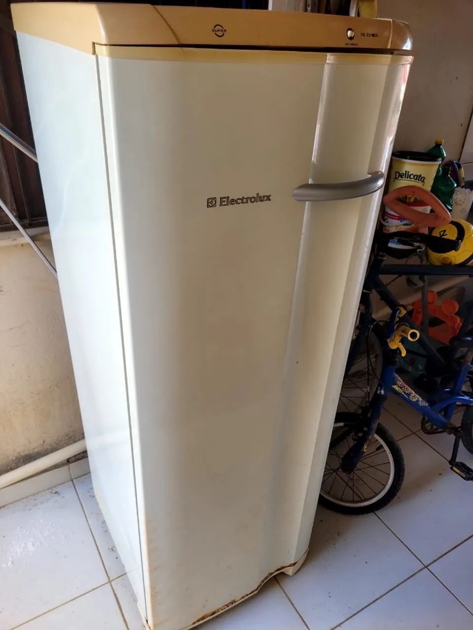 Freezer vertical Electrolux FE22 Super 173L. 