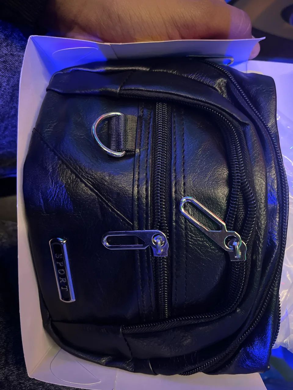 POCHETE COM 4 bolsos 