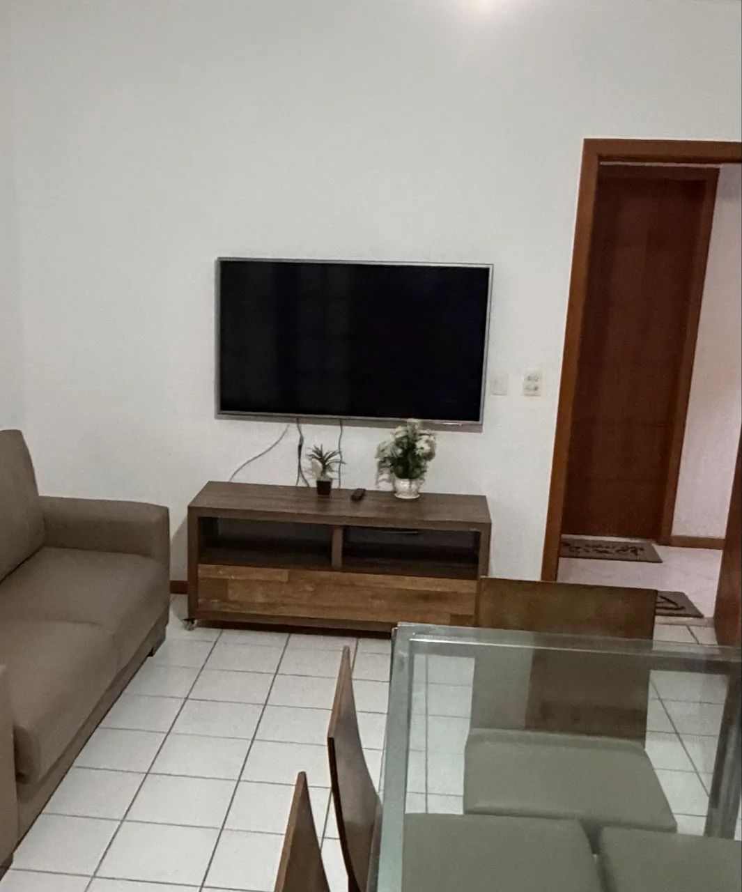 Rack da sala - mdf de ótima qualidade com prateleiras em vidro - Foto 2