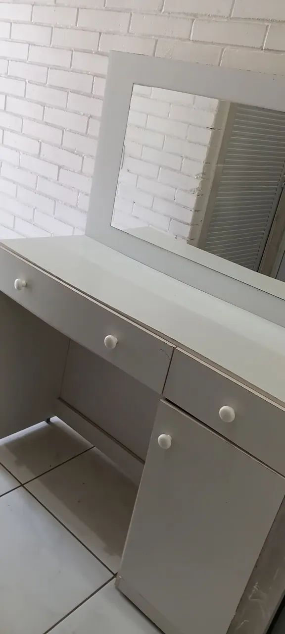Vendo uma pentiadeira grande com espelho, em ótimo estado  - Foto 3