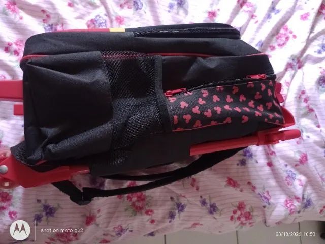 MOCHILA COM RODINHAS Mickey MOUSE NOVA - Foto 3