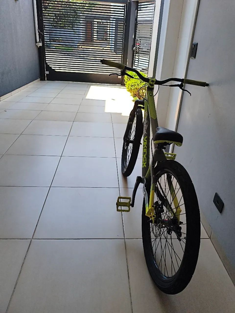 Vendendo bike de 3 meses de uso - Foto 3