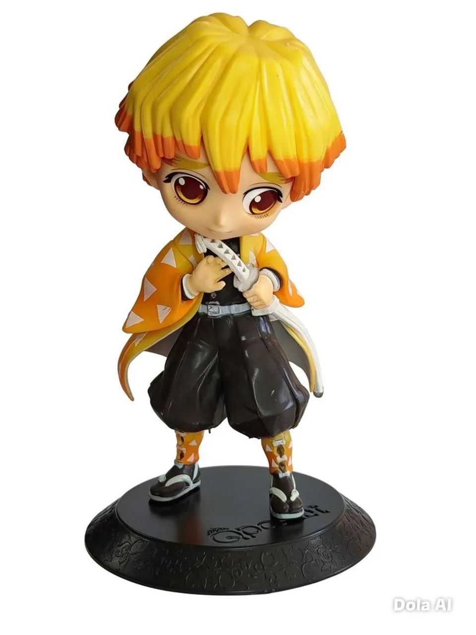 Boneco Zenitsu Agatsuma Demon Slayer.