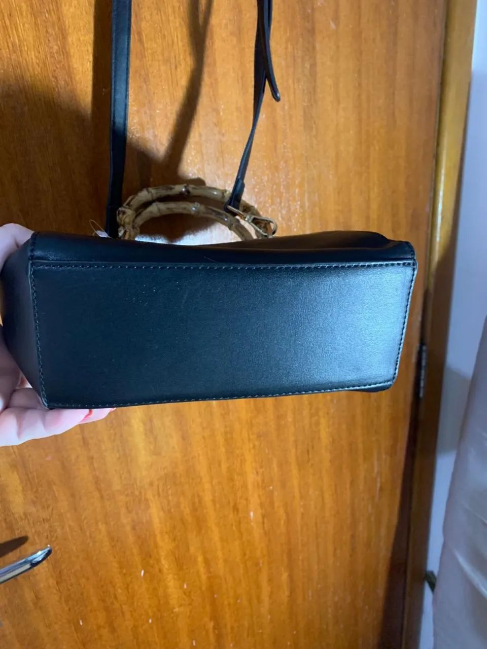 Bolsa de ombro, com alças de mão.  - Foto 2