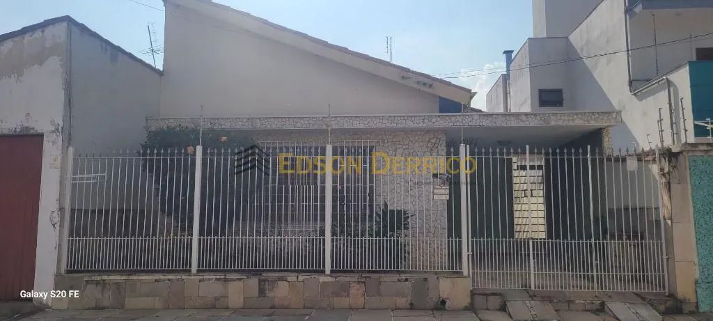 Casa com 3 Quartos à Venda, Centro - Pindamonhangaba