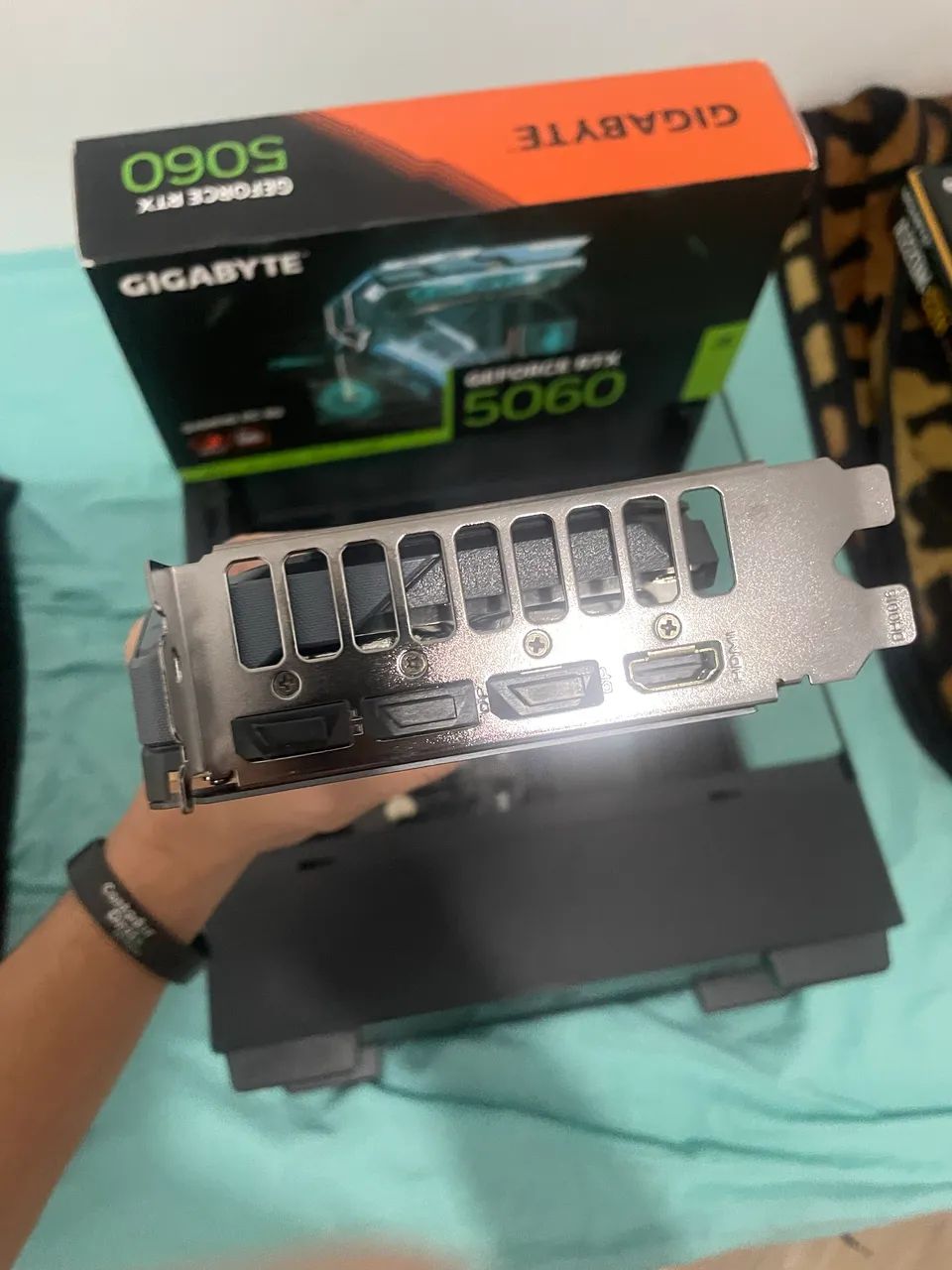 RTX 5060 GIGABYTE GAMING OC 8GB NOVA!!! - Foto 5