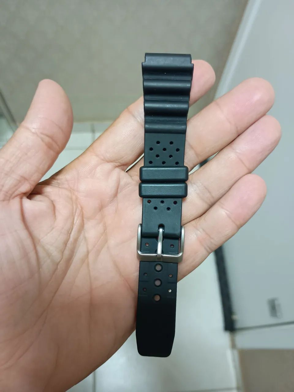 Pulseira Citizen de borracha grossa de 20mm.  - Foto 2