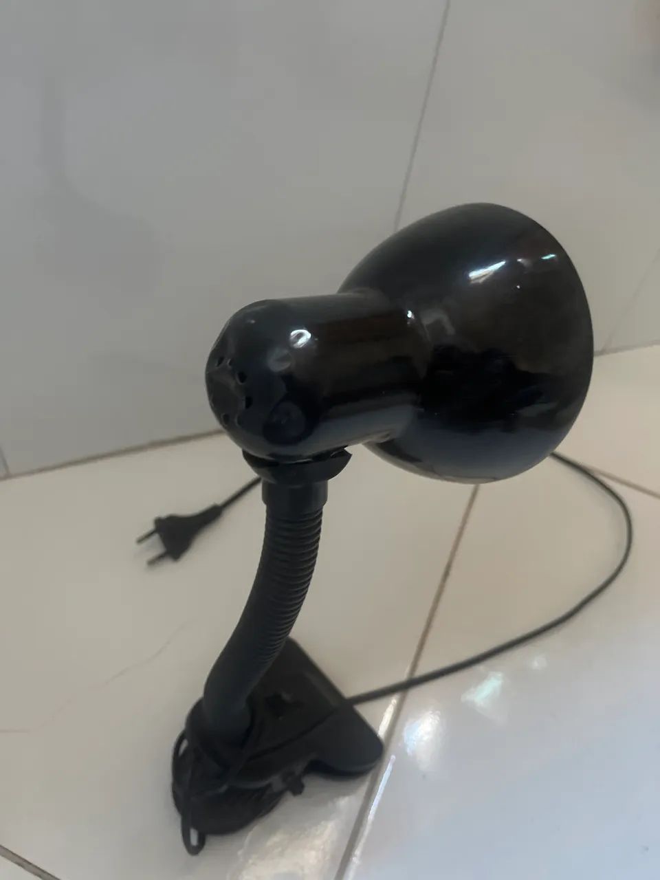   Luminária de mesa com garra - Foto 2
