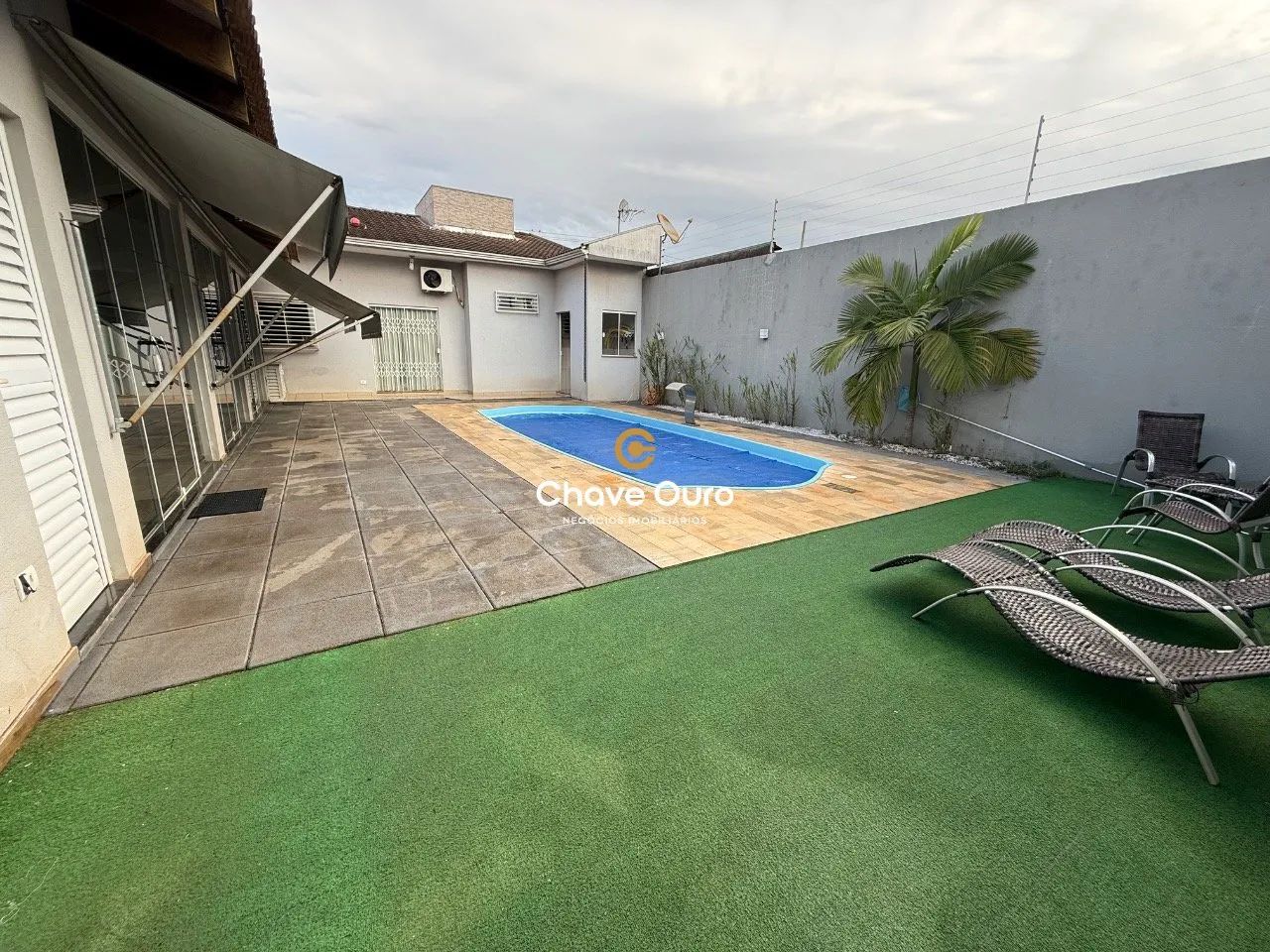 Casa Terrea com piscina e Edícula - Foto 2