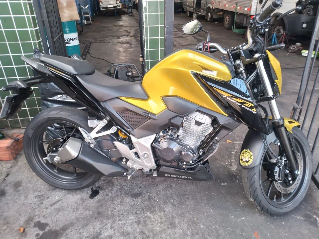 Cb300f 2024 dourada  - Foto 5