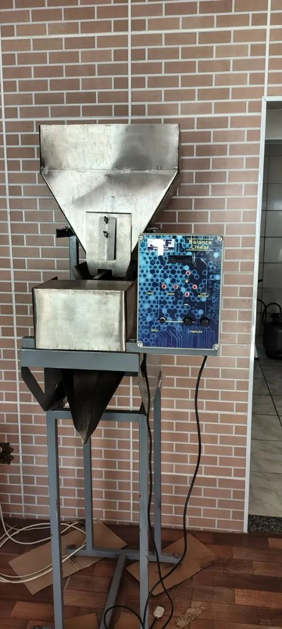 Envasadora Semiautomática com Balança e Bica para Pururucas, Biscoitos, Parafusos e mais