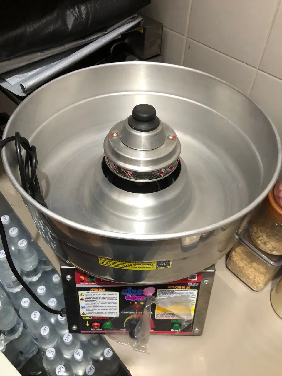 VENDE-SE MÁQUINA DE ALGODÃO DOCE - Foto 2