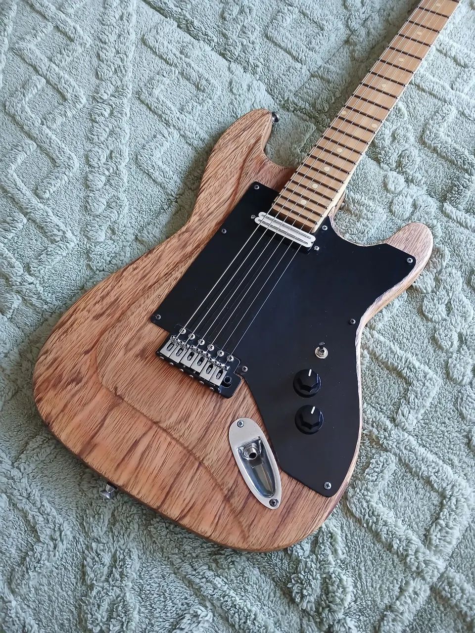Guitarra Jennifer Customizada