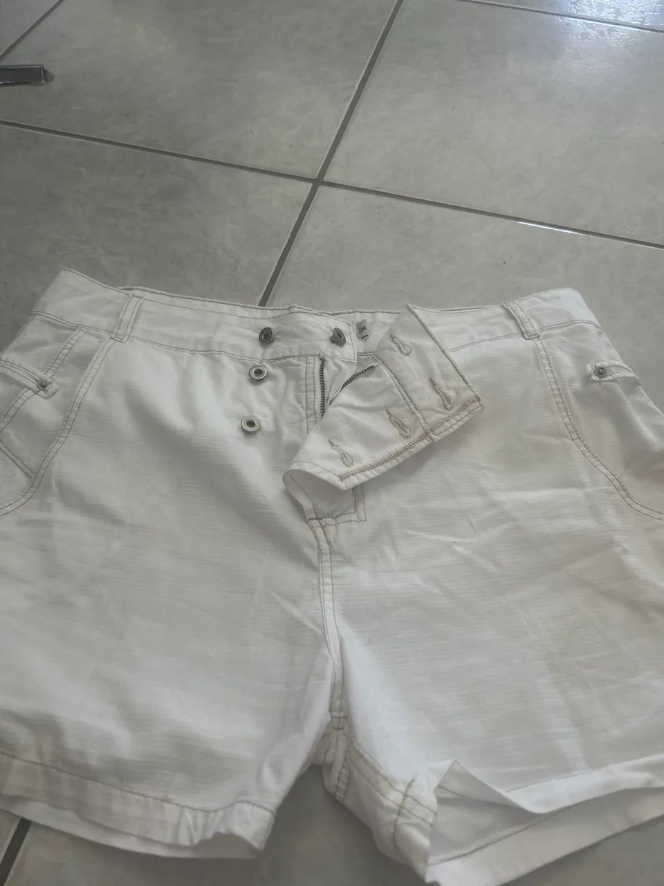 Short Branco