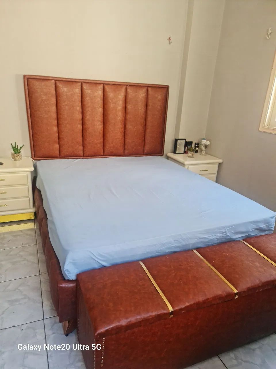 Cama de casal queem.