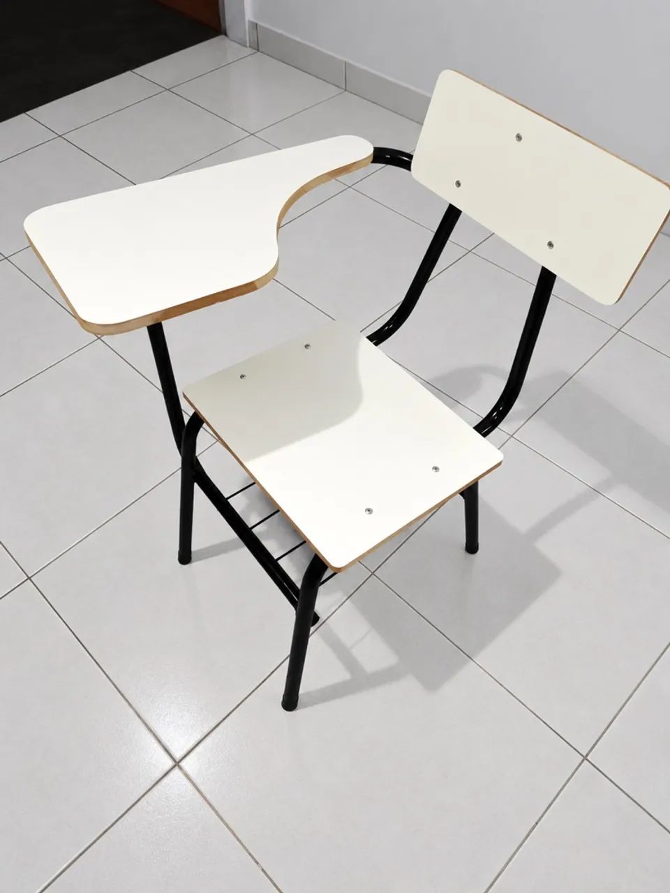 CADEIRA ESCOLAR