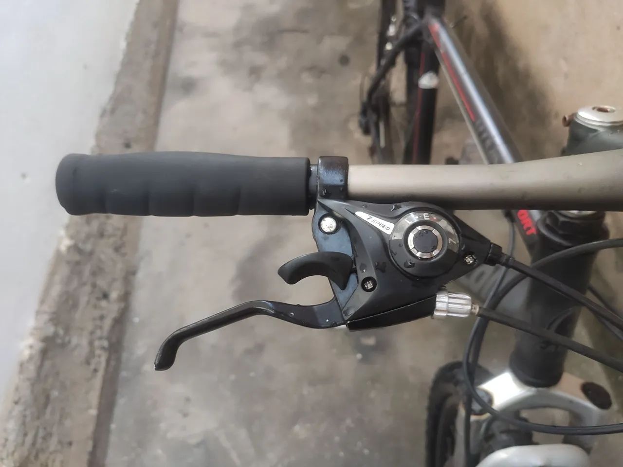 Bicicleta aro 26 Caloi Alumínio 21v - Foto 2