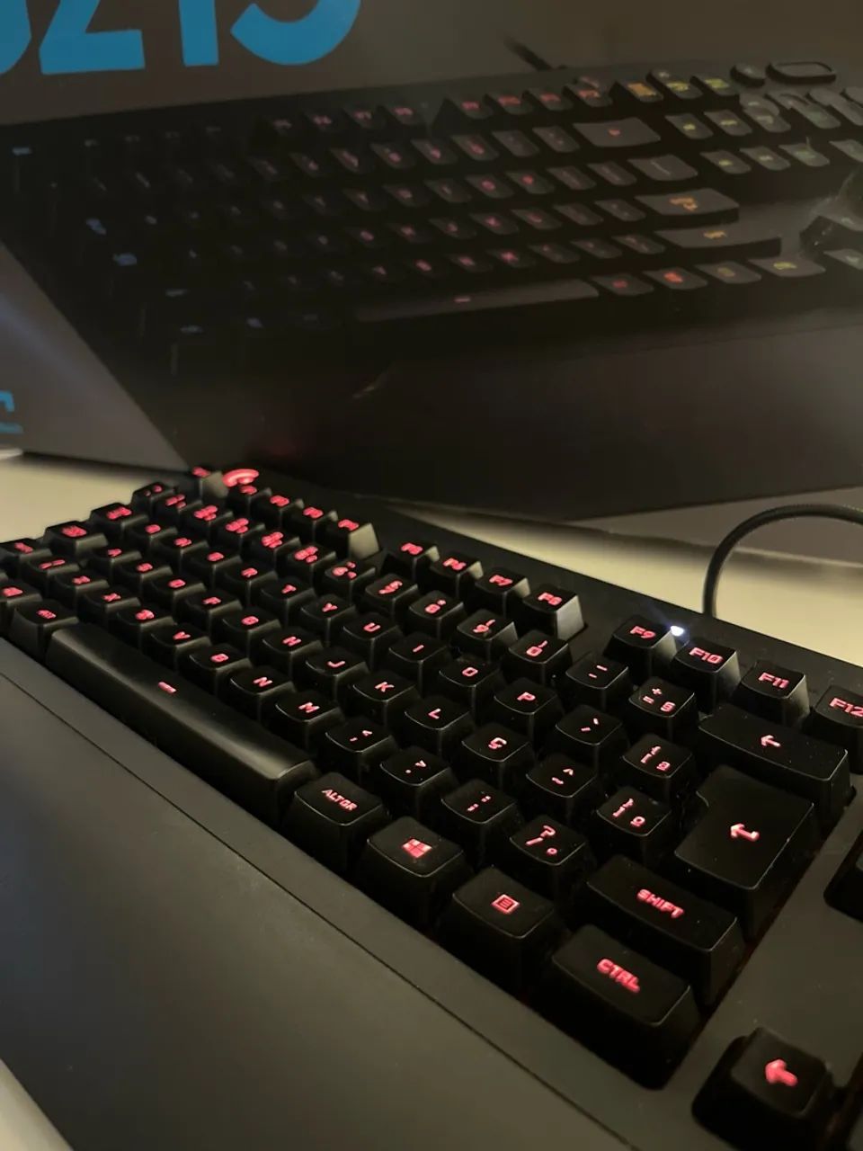 Teclado gamer RGB Logitech - Foto 3