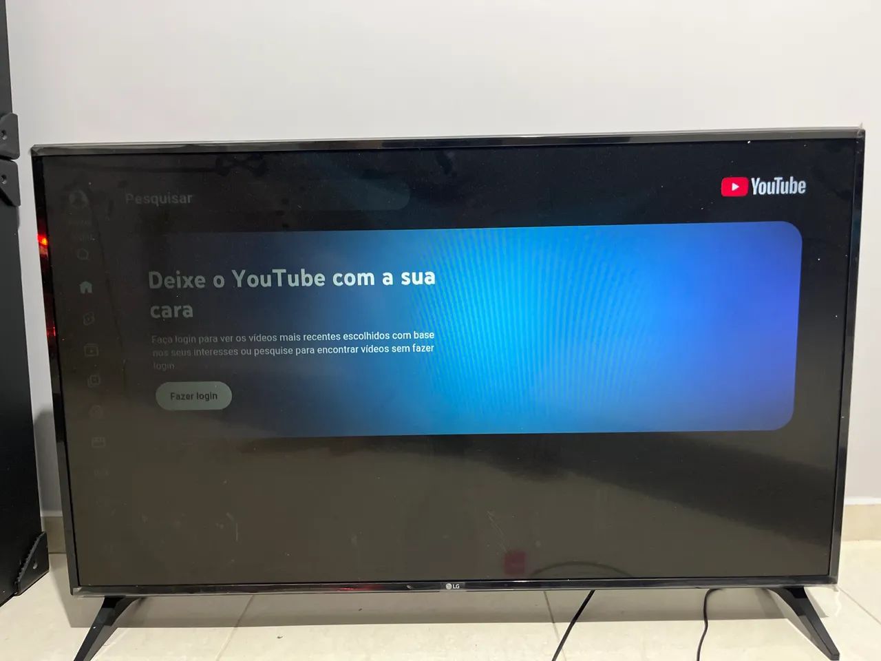 Tv smart 43 polegadas  com a tela escura somente esse detalhe de resto novo igual a zero.