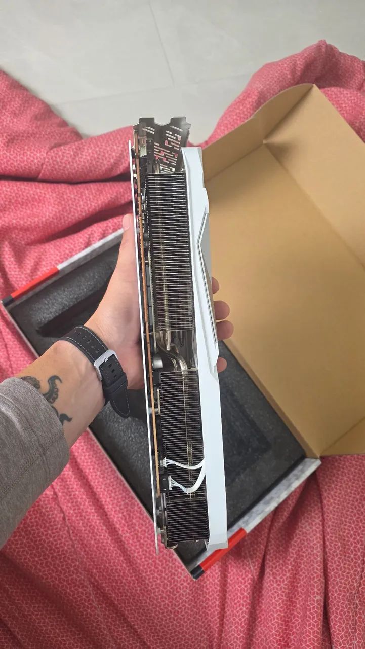 Placa de Vídeo ASRock RX 7900 GRE Steel Legend 16GB | Seminova na Caixa - Foto 6