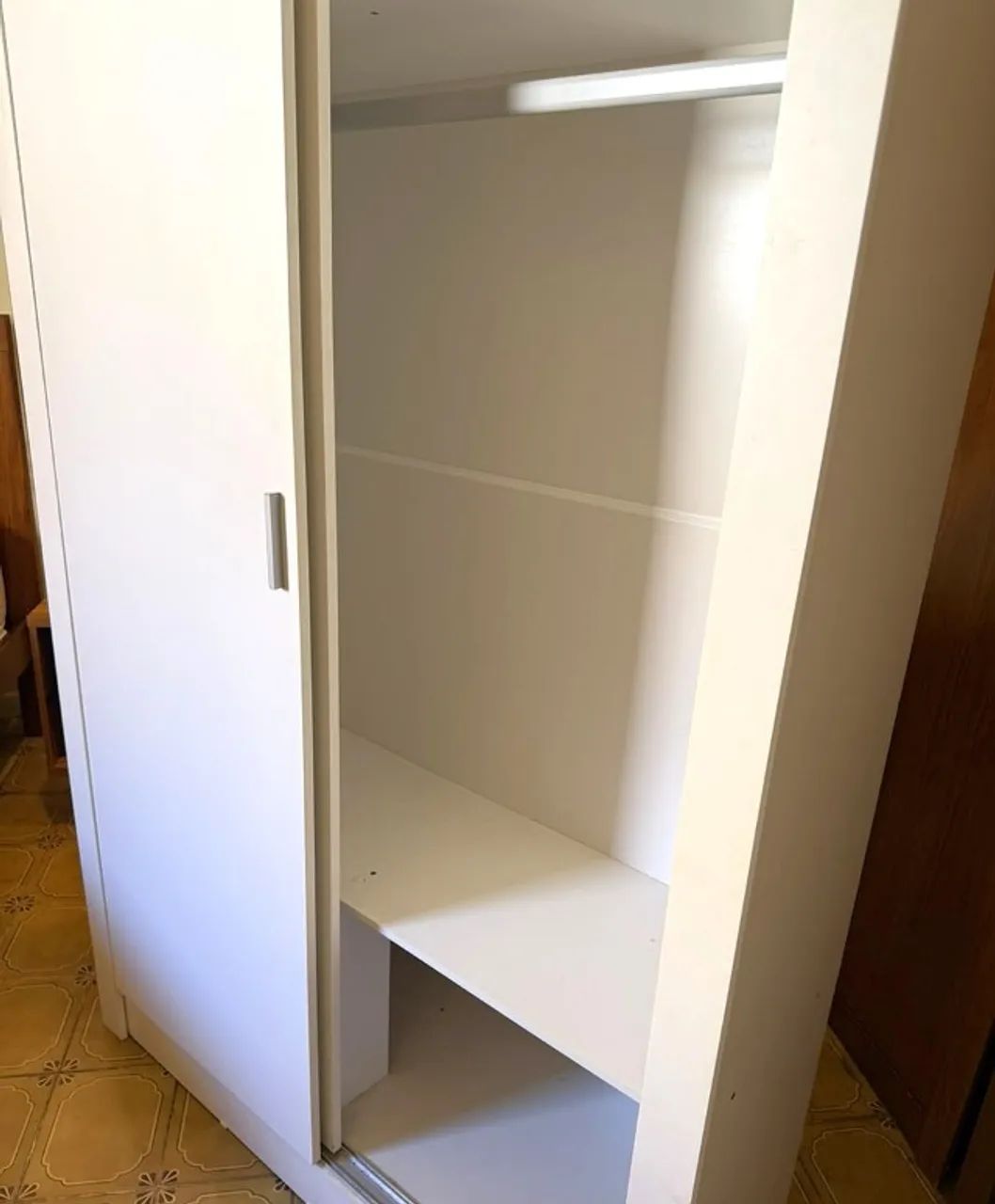 Guarda-Roupa Branco 2 Portas de Correr - Perfeito Estado! - Foto 5