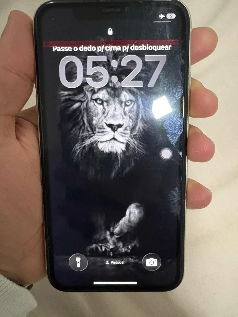 iPhone 11 64 gbs detalhe na tela.
