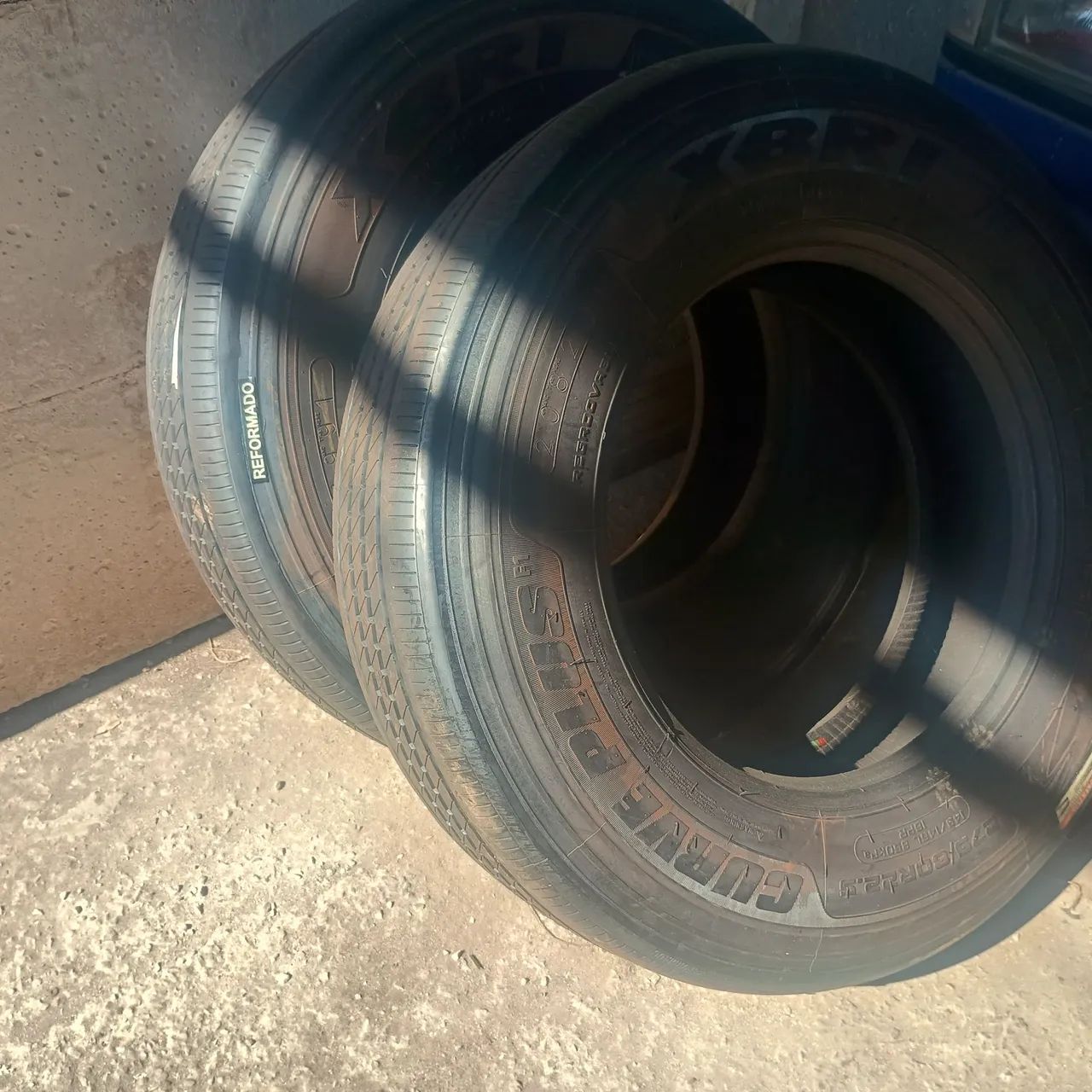 Pneus 275 - Foto 2