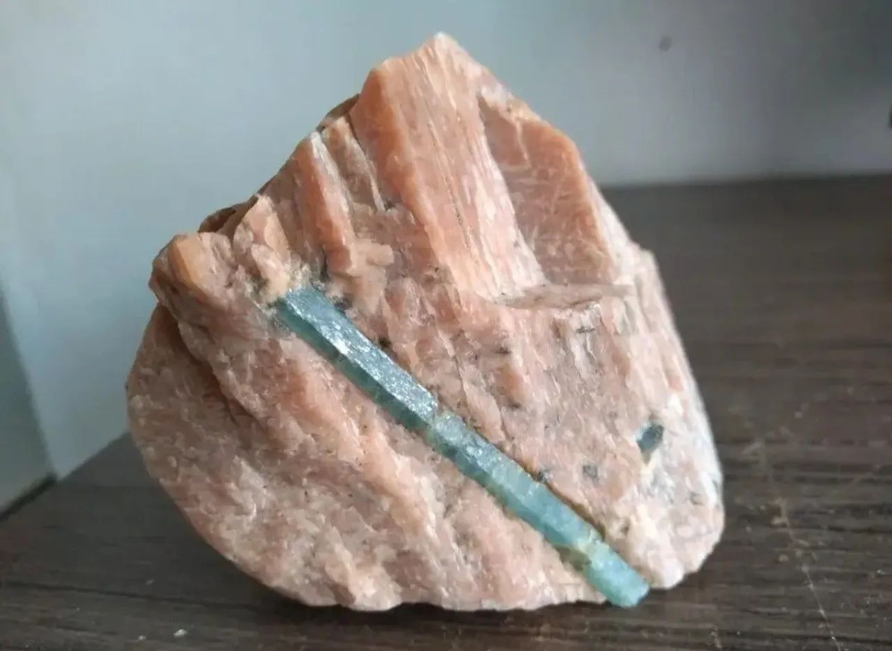 Águas Marinhas Na Matriz De Feldspato Microlina - Foto 2