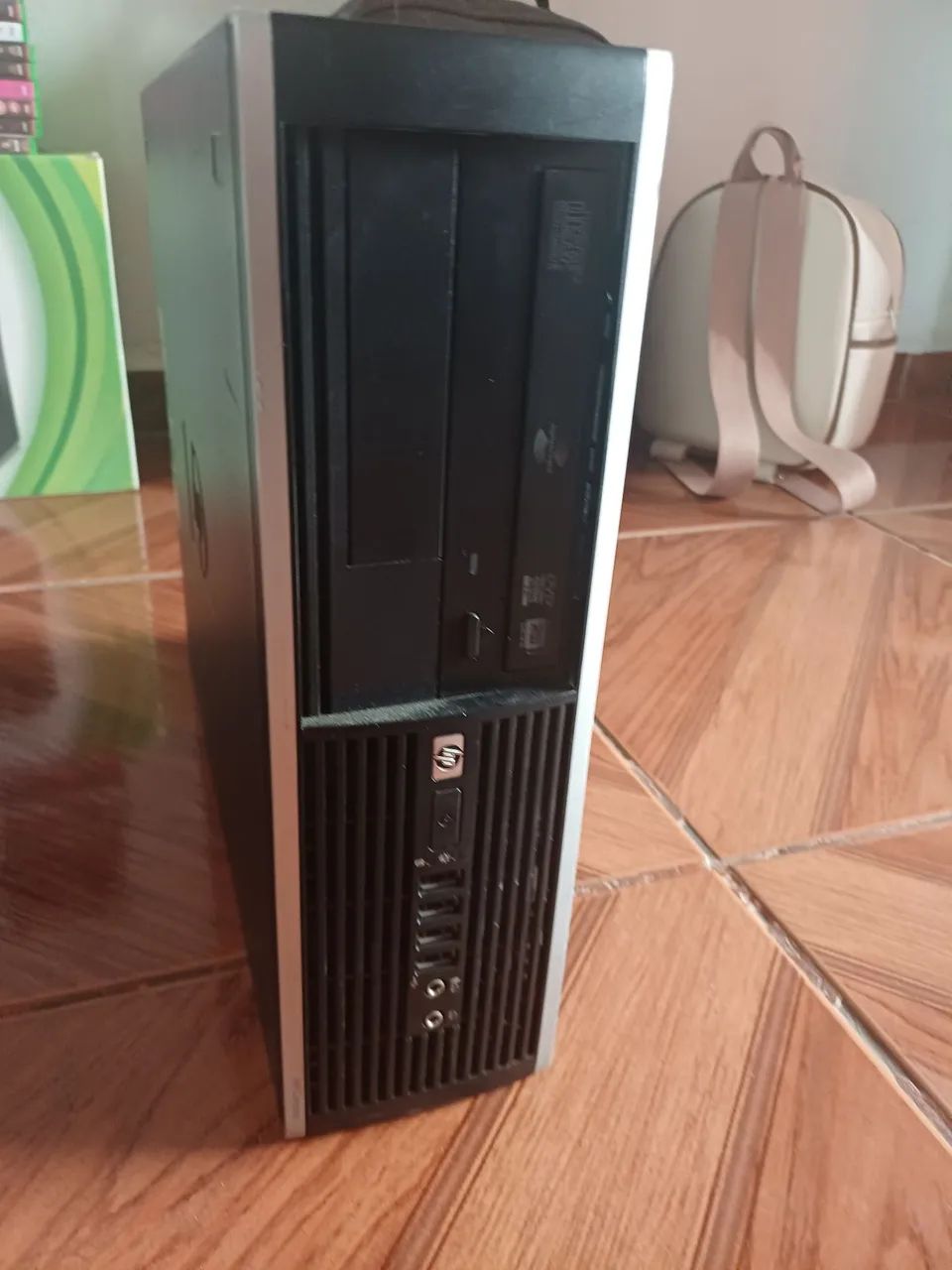 HP COMPAQ 8000