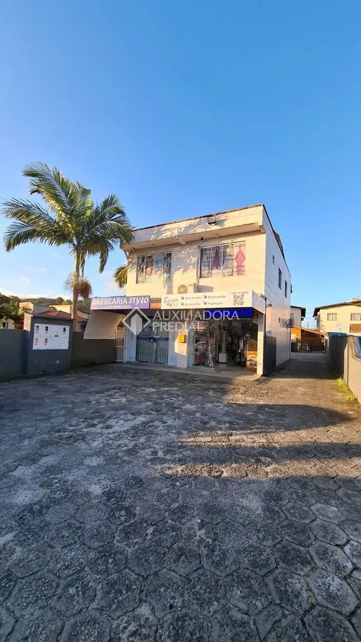 Prédio Comercial com 4 amplas salas mais casa nos fundos com 2 dormitórios, amplo estacion - Foto 3